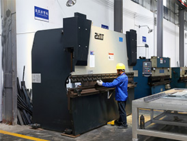 生產(chǎn)車(chē)間